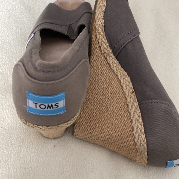 TOMS 7.5 wedge sandal - Picture 4 of 8